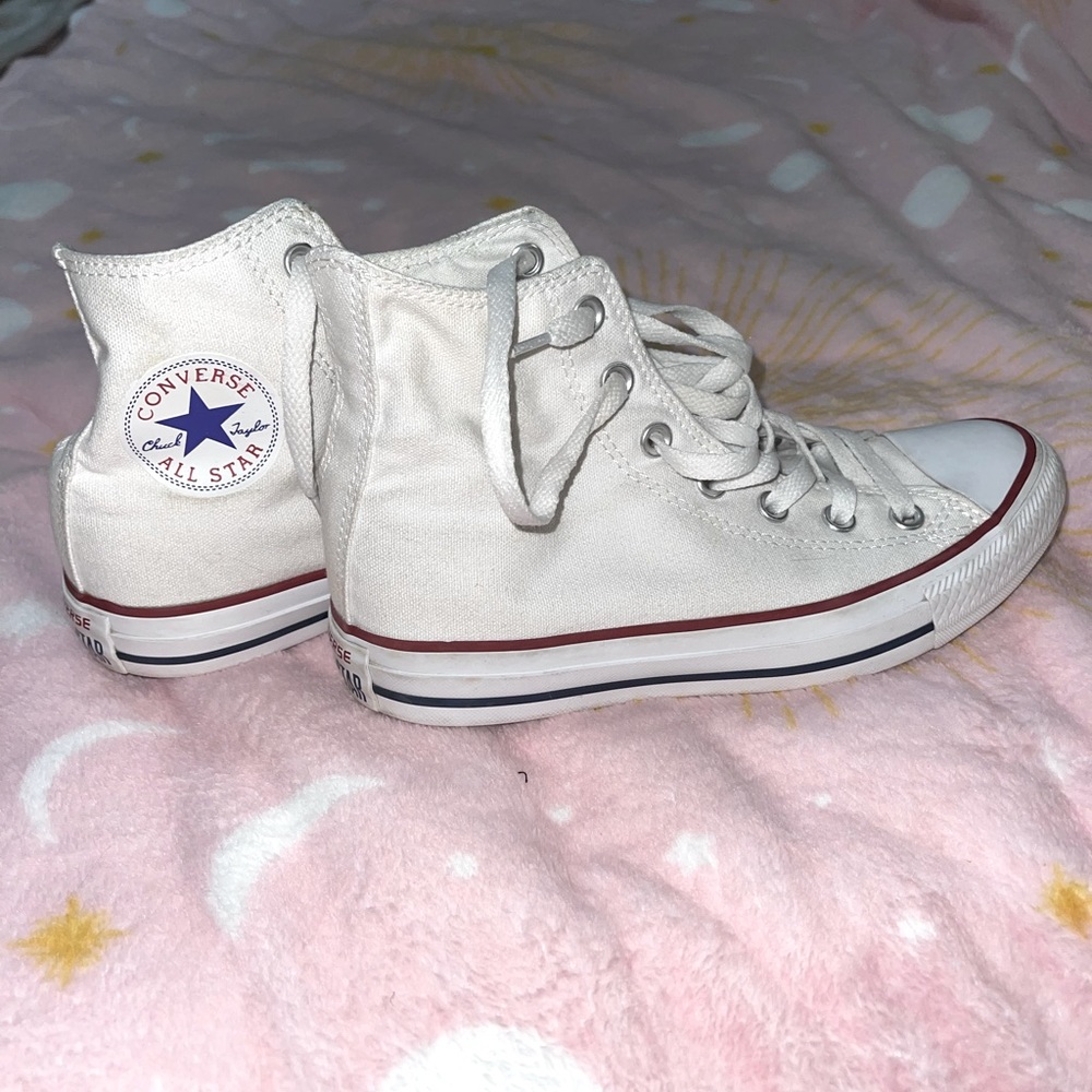 Converse Chuck Taylor Allstar classic high top tennis shoes size 7